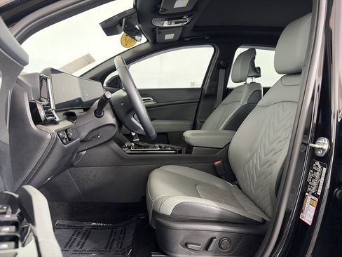 Certified 2025 Kia Sportage X-Line w/ Premium Package AWD/4WD image 6
