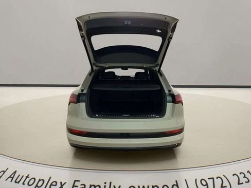 Used 2022 Audi e-tron Premium Plus w/ Premium Plus Package image 20