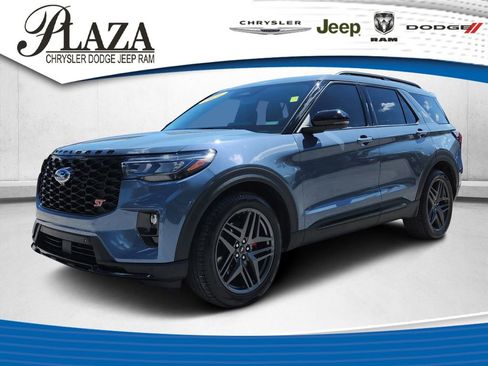 Used 2025 Ford Explorer ST image 1