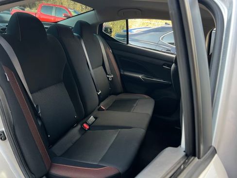 Used 2022 Nissan Versa SR image 25
