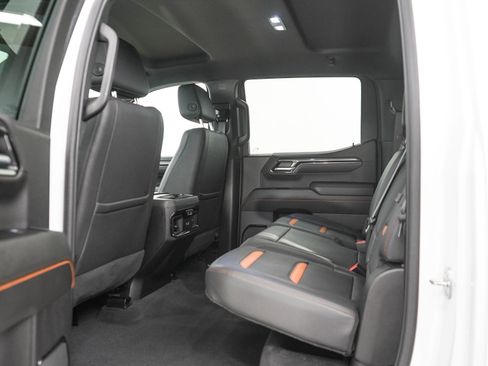 Used 2024 GMC Sierra 1500 AT4 w/ AT4 Preferred Package AWD/4WD image 18
