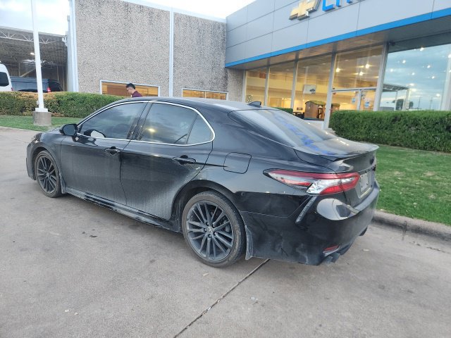 Used 2023 Toyota Camry XSE FWD image 4