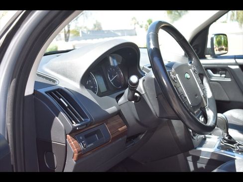 Used 2014 Land Rover LR2 AWD/4WD image 14