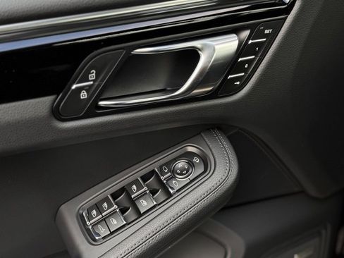 New 2026 Porsche Macan image 14