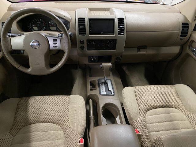 Used 2006 Nissan Frontier SE w/ (P01) Power Pkg AWD/4WD image 16
