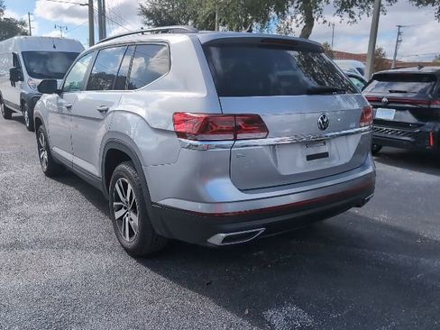 Used 2022 Volkswagen Atlas SE image 4