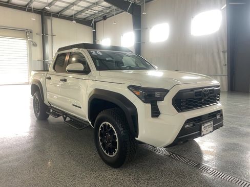 Used 2024 Toyota Tacoma TRD Off-Road AWD/4WD image 1