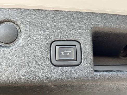 Used 2021 Chevrolet Equinox LT image 13