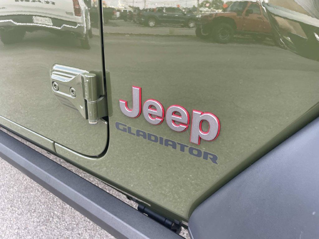 Used 2022 Jeep Gladiator Rubicon w/ LED Lighting Group AWD/4WD image 35