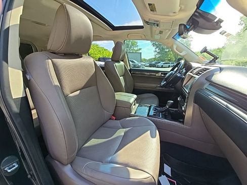 Used 2020 Lexus GX 460 Premium w/ Premium Package AWD/4WD image 16