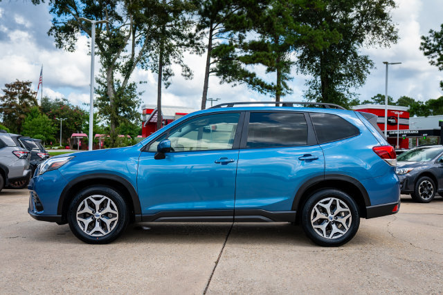 Certified 2024 Subaru Forester Premium AWD/4WD image 2