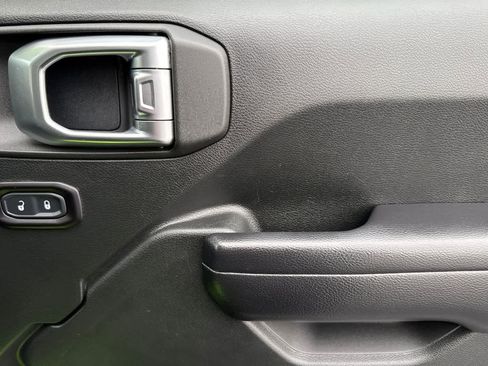 Used 2018 Jeep Wrangler Unlimited Rubicon image 19