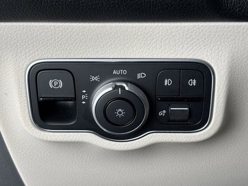 Certified 2025 Mercedes-Benz GLB 250 image 23