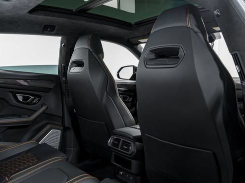 Used 2022 Lamborghini Urus AWD/4WD image 34