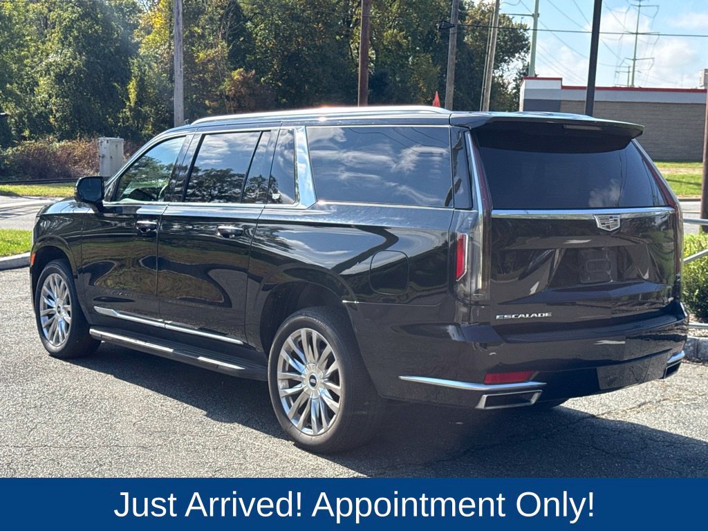 Used 2022 Cadillac Escalade ESV Premium Luxury AWD/4WD image 5