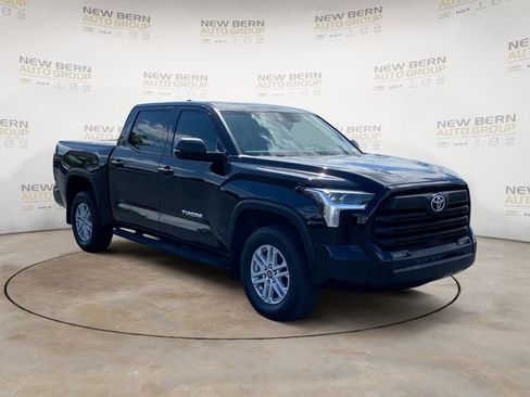 Used 2023 Toyota Tundra SR5 w/ SR5 Convenience Package AWD/4WD image 7