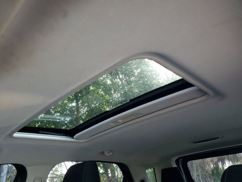 Used 2018 Ford EcoSport SE w/ SE Convenience Package image 24