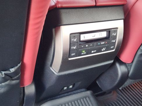 Used 2023 Lexus GX 460 Premium image 40