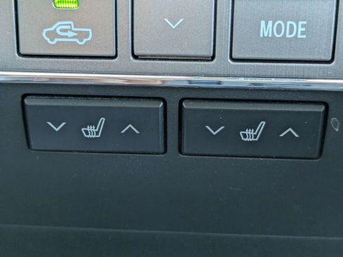 Used 2019 Toyota Tundra Limited w/ Limited Premium Package AWD/4WD image 26