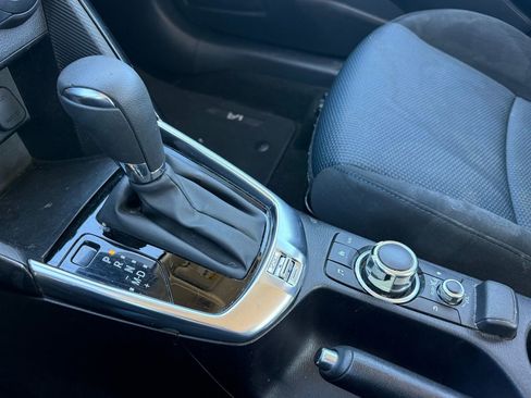 Used 2017 Toyota Yaris iA image 16