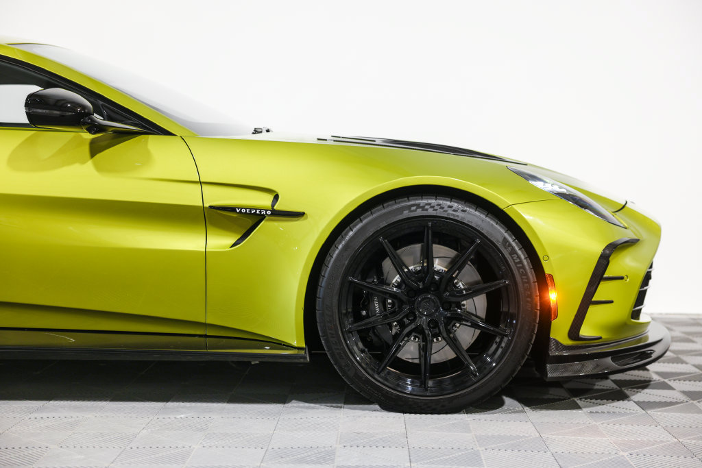 Used 2025 Aston Martin V8 Vantage Coupe RWD image 33