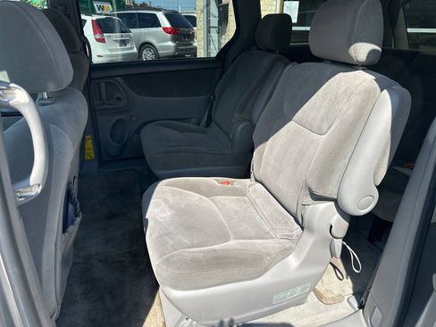 Used 2004 Toyota Sienna LE FWD image 6