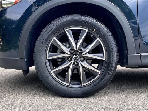 Used 2018 MAZDA CX-5 Touring w/ Preferred Equipment Package FWD image 9