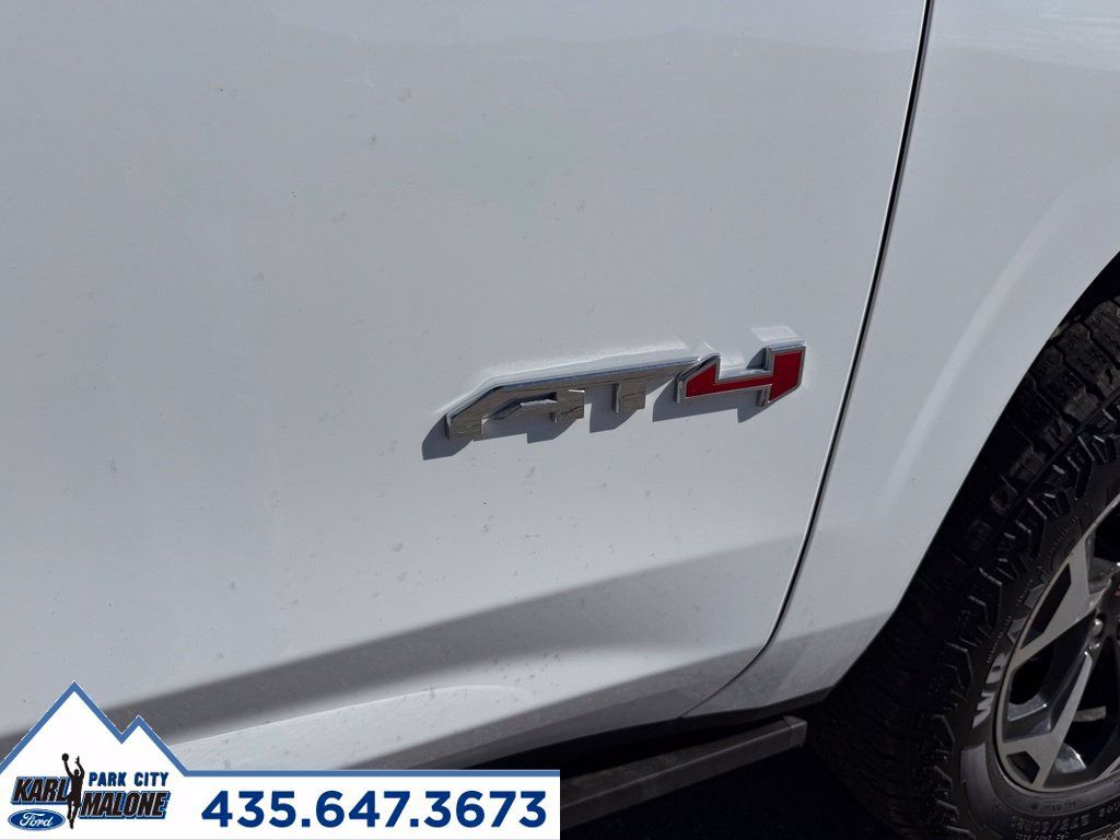 Used 2025 GMC Yukon AT4 w/ AT4 Premium Plus Package AWD/4WD image 11