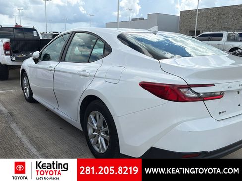 Used 2025 Toyota Camry LE FWD image 6