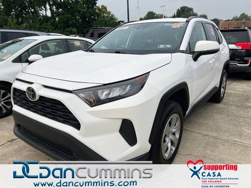 Used 2021 Toyota RAV4 LE AWD/4WD image 1