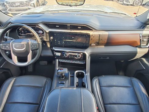 Used 2025 GMC Sierra 1500 Denali w/ Denali Reserve Package AWD/4WD image 13