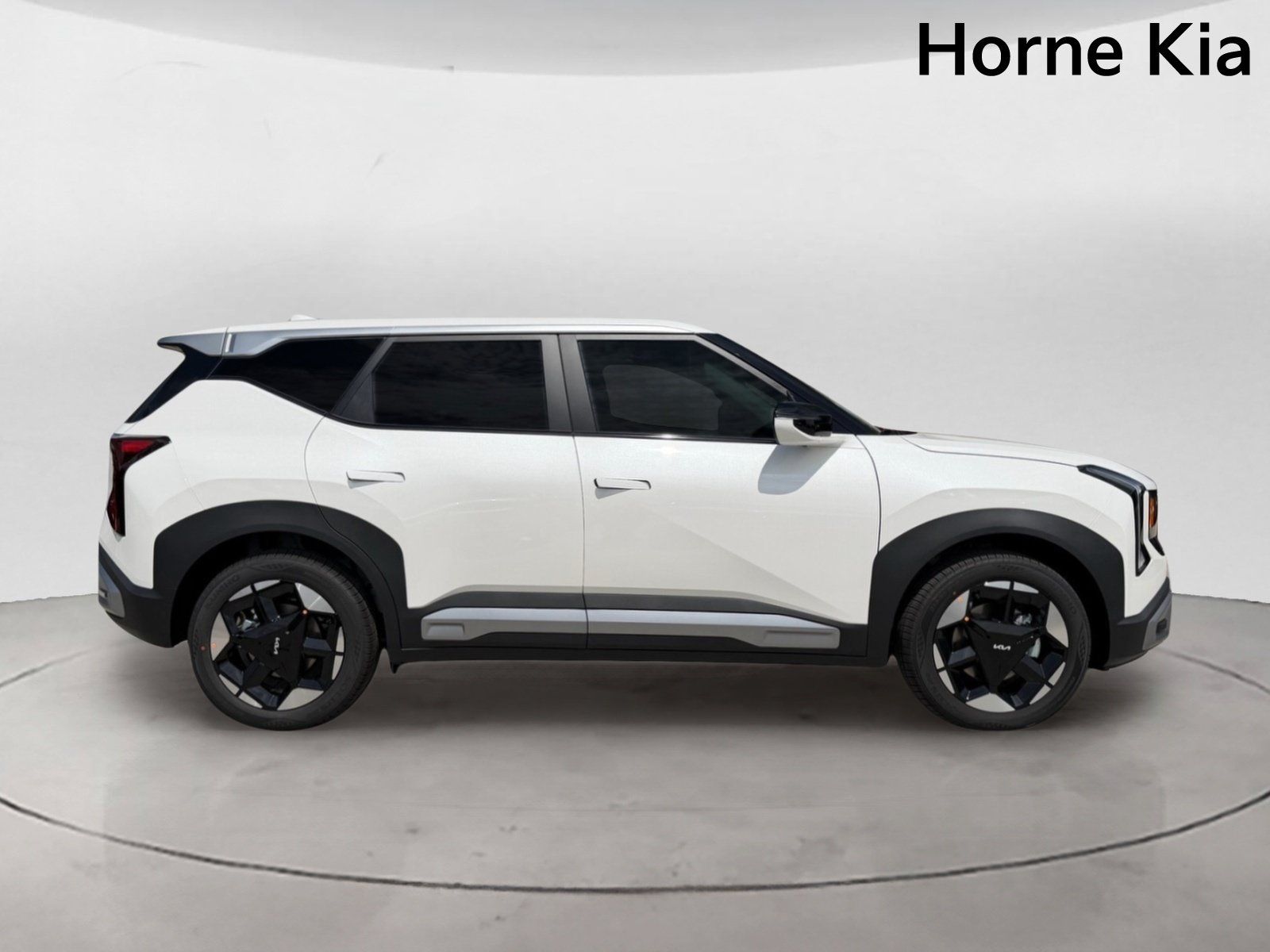 New 2027 Kia Seltos S FWD image 3