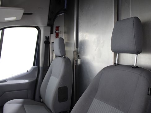Used 2019 Ford Transit 350 Cargo image 5