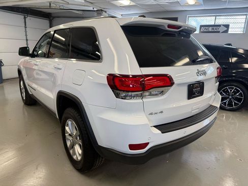 Used 2022 Jeep Grand Cherokee Laredo E AWD/4WD image 4