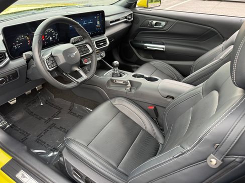 Used 2025 Ford Mustang GT Premium w/ GT Performance Package RWD image 22