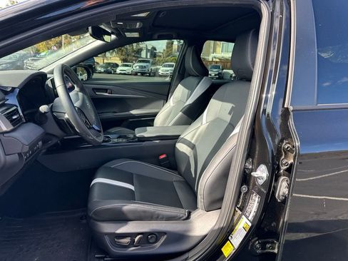 Used 2025 Toyota Camry SE w/ Multimedia Upgrade Package image 10