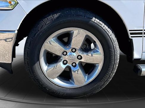 Used 2014 RAM 1500 Classic SLT RWD image 32