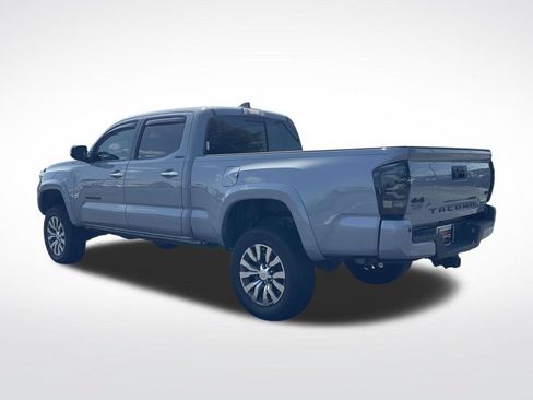 Used 2021 Toyota Tacoma Limited AWD/4WD image 4