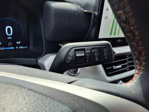 Used 2025 Ford Explorer Active RWD image 19