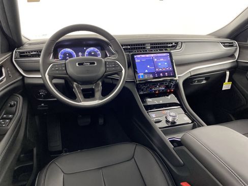 New 2025 Jeep Grand Cherokee L Limited w/ Black Appearance Package image 18