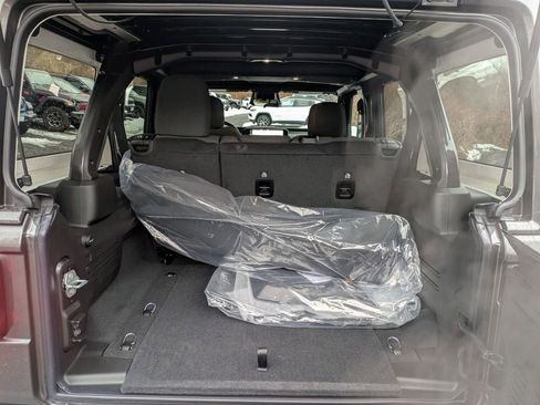 New 2026 Jeep Wrangler Unlimited Sport image 27