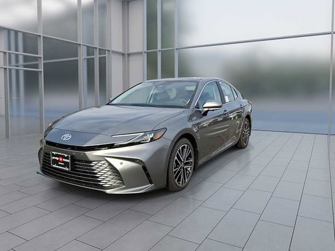 New 2026 Toyota Camry XLE AWD/4WD image 4