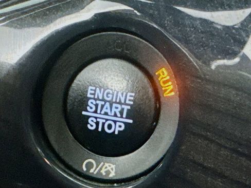 Used 2020 Jeep Grand Cherokee Overland image 19