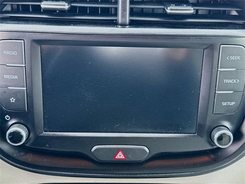 Used 2022 Kia Soul LX image 12