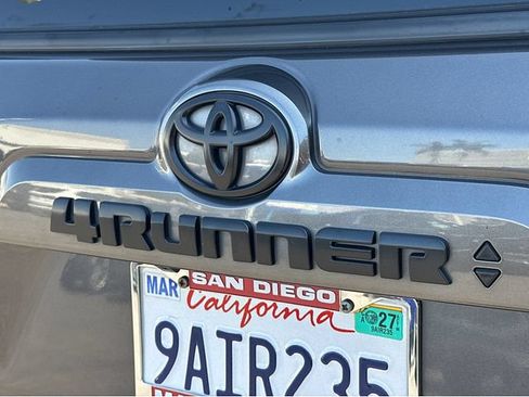 Used 2022 Toyota 4Runner SR5 Premium w/ Moonroof Package RWD image 13