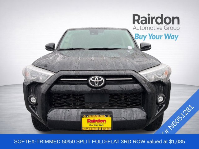 Used 2022 Toyota 4Runner SR5 Premium w/ Moonroof Package AWD/4WD image 2