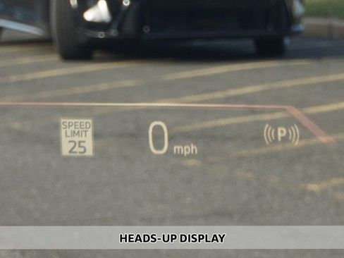 Used 2025 BMW X7 xDrive40i w/ Premium Package image 6