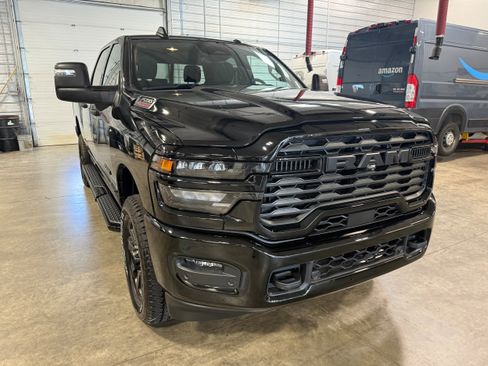 Used 2025 RAM 2500 Big Horn AWD/4WD image 1