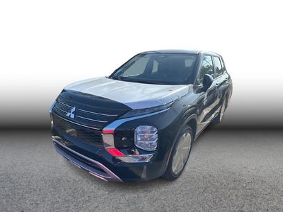 Used 2025 Mitsubishi Outlander SE