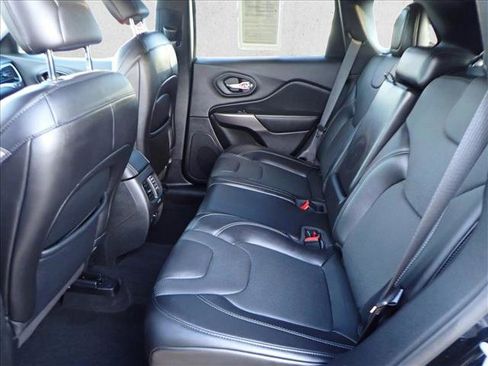 Used 2021 Jeep Cherokee Limited image 10